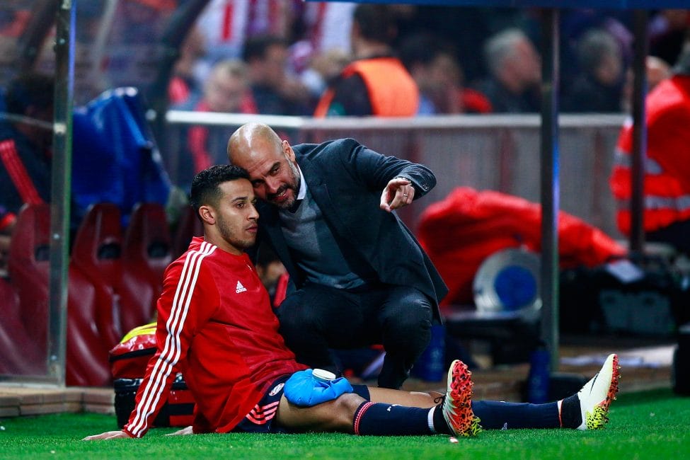 Thiago & Guardiola.(Bild: Gonzalo Arroyo Moreno / Getty Images)