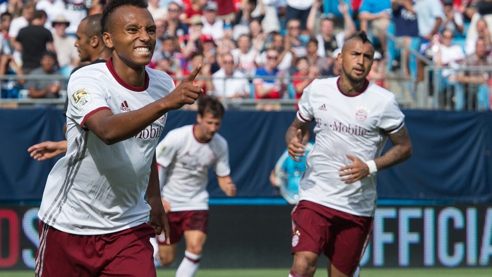 Bayern Munich's Julian Green celebrates scoring his first goal against Inter Milan during an International Champions Cup match in Chatrlotte, North Carolina, on July 30, 2016. / AFP / NICHOLAS KAMM